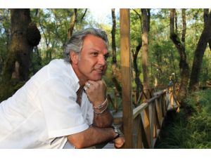 Filmlerin Kötü Adamı Yeni Projelere Göz Kırptı