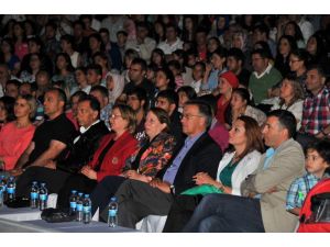 Akşehir Kirazı Festivali Rafet El Roman Ve Gülşen’le Final Yaptı