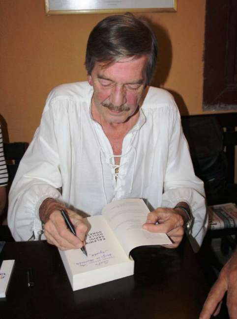 Ünlü Oyuncuya Hayran Sitemi