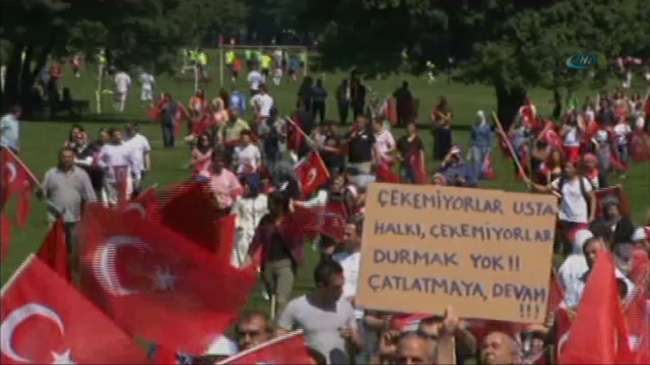 Almanya’da Erdoğan’a Destek Mitingi