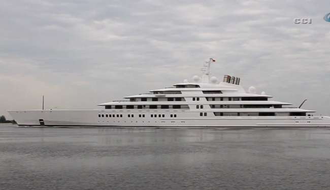 Dünyanın En Büyük Yatı Sahibini Bekliyor