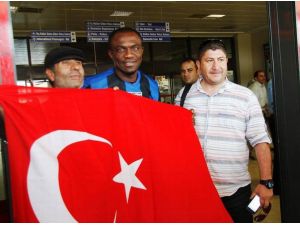 Deumi, Belediyespor’un İlk Yabancısı Oldu