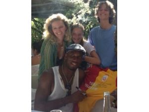St. Tropezde Drogba-cem Uzan Buluşması