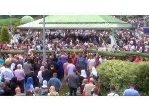 Srebrenitsa Kurbanlarına Tören