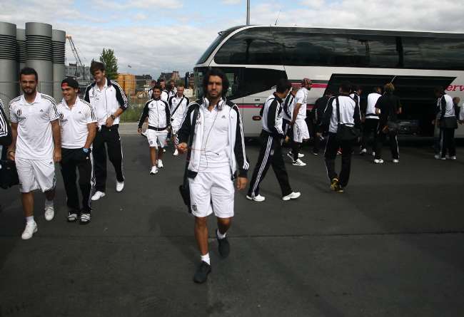 Kara Kartal Hamburg’a Geçti