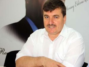 Biz Tek Bir Marşta Ayağa Kalkarız