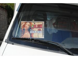 Azra Akın “çilek” Oldu