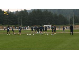 Fenerbahçe Yeni Sezon Hazırlıklarını Sürdürüyor