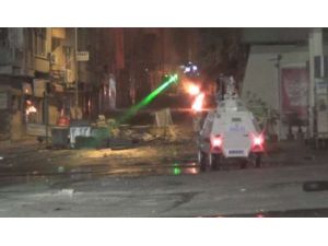 Aleve Verdikleri Eşyaları Çatıdan Attılar