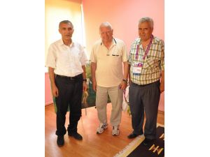 Milli Ve Rekortmen Atlet İsmail Akçay Hadi’yi Ziyaret Etti