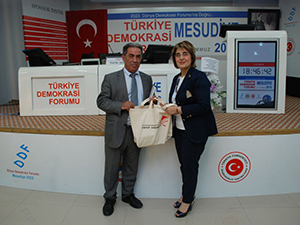 Kent Konseyi Başkanı Arıkan, Türkiye Demokrasi Forumu 2013’te
