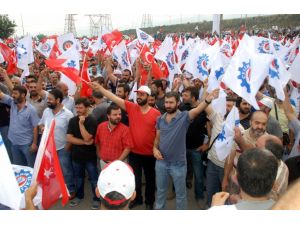 Çelik İşçisi Grevde