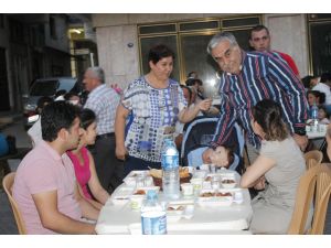 Selçukta Ak Partililer İftar Yemeğinde Buluştu