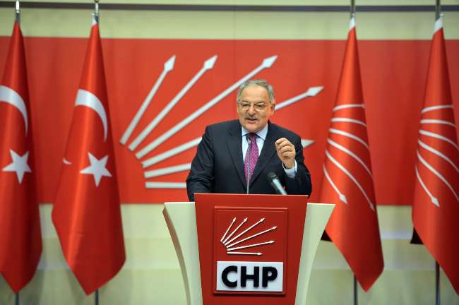 Önce Başbakan Direnmekten Vazgeçsin