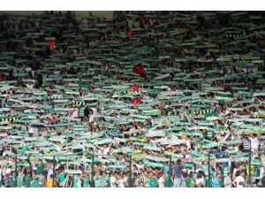 Bursaspor Taraftarı Cas’a Ateş Püskürdü