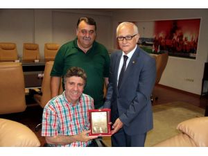 Baro’dan Samsunspor’a Plaket