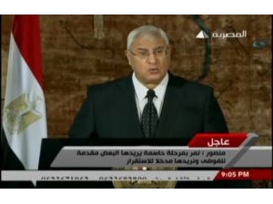 Mısır’ın Geçici Cumhurbaşkanı Mansur İlk Kez Halka Seslendi