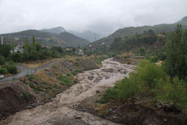 Hatay’ı Sel Ve Heyelan Vurdu