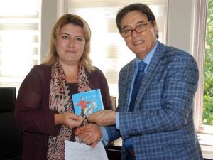 Ünlü Sanatçı, Gönül Elçisi Oldu