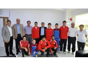 Dereceye Giren Sporculardan Müdür Yazıcı’ya Ziyaret
