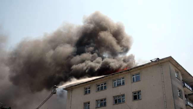 Emniyet’te Korkutan Yangın