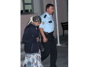 Bebeğini Bırakıp, Uyuşturucu Satıyor