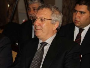 Aziz Yıldırım’dan 10. Yıl Jesti