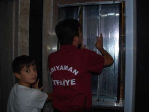 Asansörde Korku Dolu Anlar