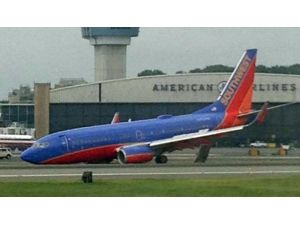 Yolcu Uçağı Burnunun Üzerine İniş Yaptı