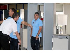 Trabzonspor Derry Citsyle Oynayacağı Rövanş Maçı İçin İrlandaya Gitti