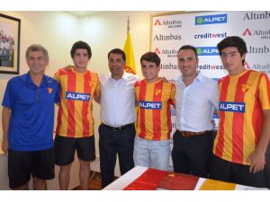 Göztepe’de Altyapıdan 3 Oyuncu Profesyonel Oldu
