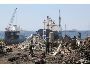 (Özel Haber) Yunan Deniz Filosu Türk Sularında Karaya Oturdu