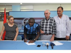 Adana Demirspor’da Kouemaha İmzayı Attı