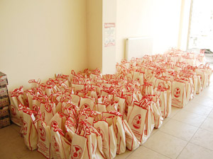 KMESOB Hurma ve Zemzem Dağıttı