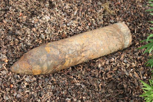 Dere Kenarında Top Mermisi Bulundu