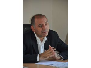 Gürsel Tekin Sanatçılarla İftar Yaptı