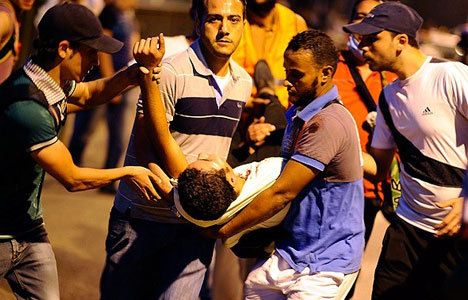 Mursi Yandaşlarına Kanlı Müdahale, 200 Ölü