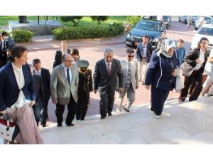 Arınç Annesine Mevlit Okutacak