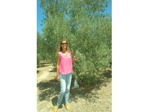 Ünlü Manken Siyasete Göz Kırptı