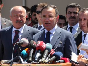 Bekir Bozdağ Yaralı Polisleri Ziyaret Etti