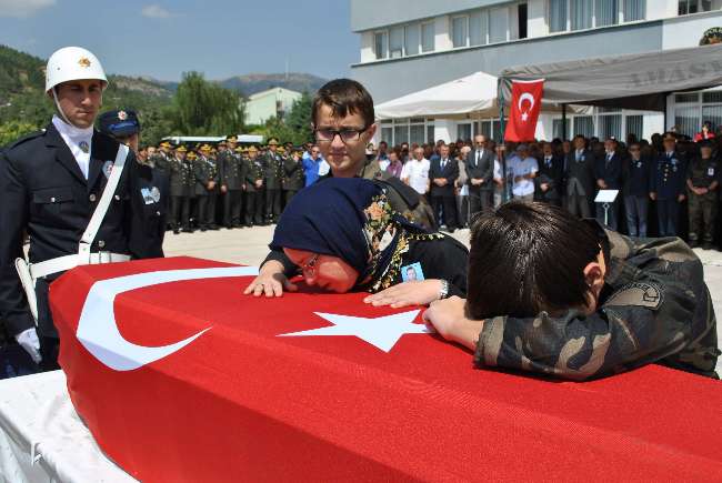 Şehit Polise Son Görev