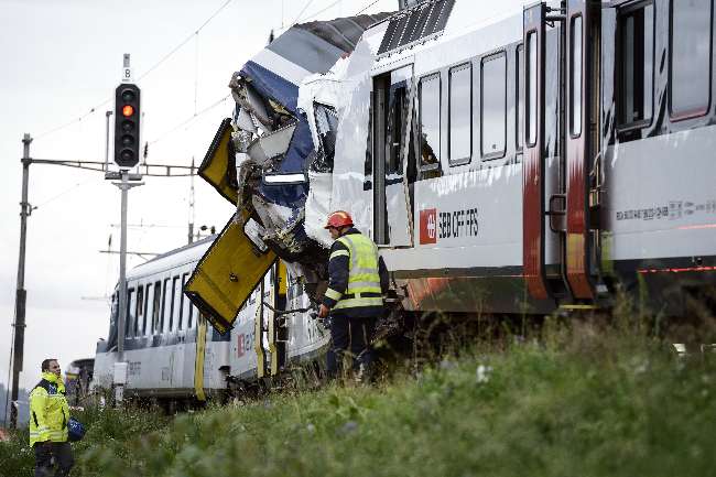 İsviçre’de Tren Kazası: 44 Yaralı