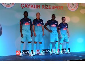 Çaykur Rizesporun Yeni Sezon Formaları Tanıtıldı