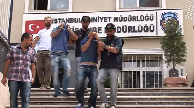 Evini Sattı, Soyuldu