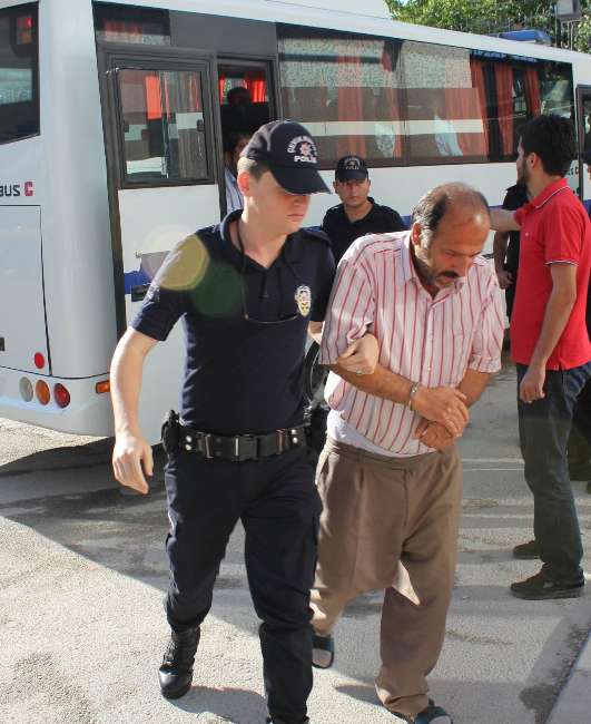 Aynı Evi Üç Kişiye Satmışlar