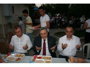 Mhp Genel Başkan Yardımcısı Ayhan İftar Yemeğine Katıldı