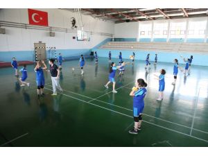 Yaz Spor Okullarında Voleybol Tutkusu