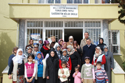 Okuma-yazma başarılarını kutladılar