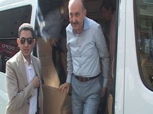 Bakandan Minibüs Sürprizi