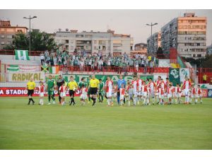 Bursaspor, Taraftarına Çifte Bayram Yaşatmak İstiyor